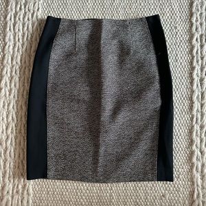 White House black market pencil skirt, size 6, great condition